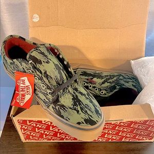 Vans | NWT | Chukka Low Pro Jungle Camo/Gum Shoes